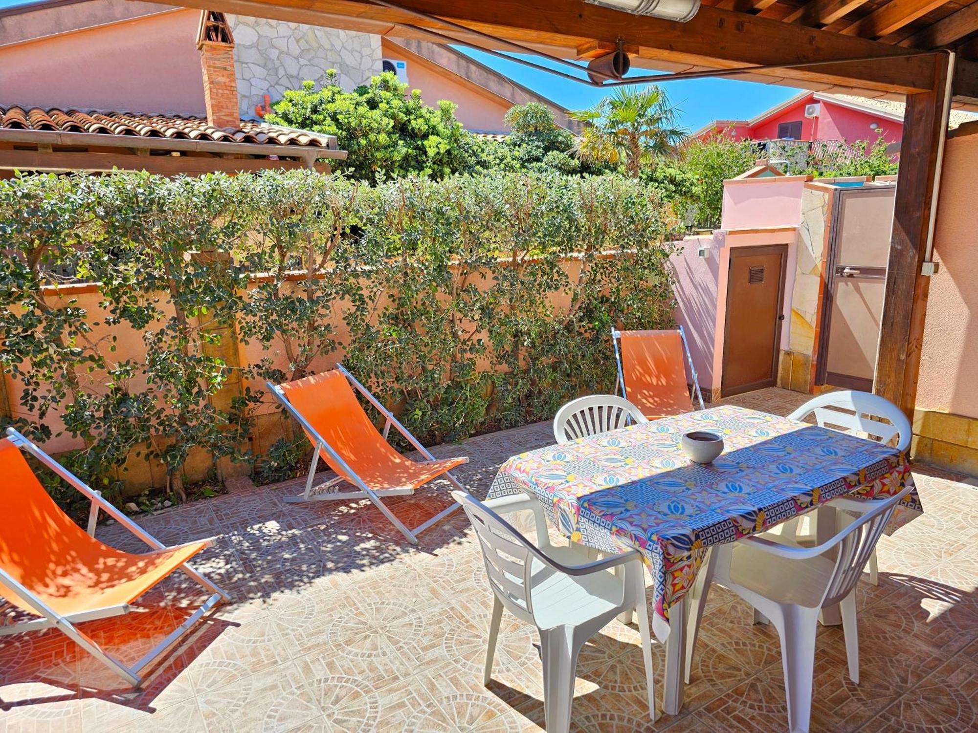 Costa Mediterranea Holiday Homes Campofelice Di Roccella Room photo
